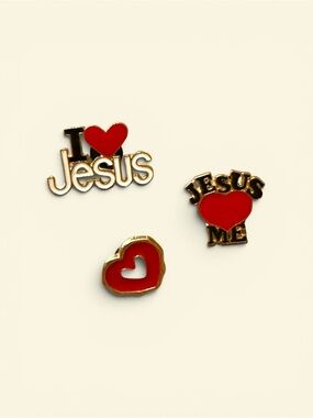Red Heart 'I ♥ Jesus' and 'Jesus ♥ Me' Pin Set